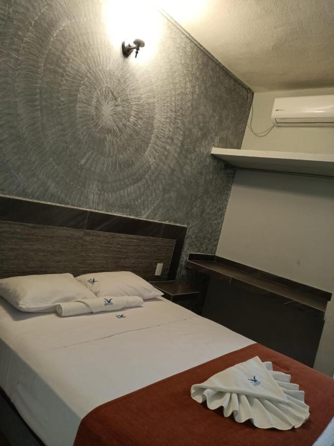Hotel Albatros ペニータ・デ・ハルテンバ エクステリア 写真