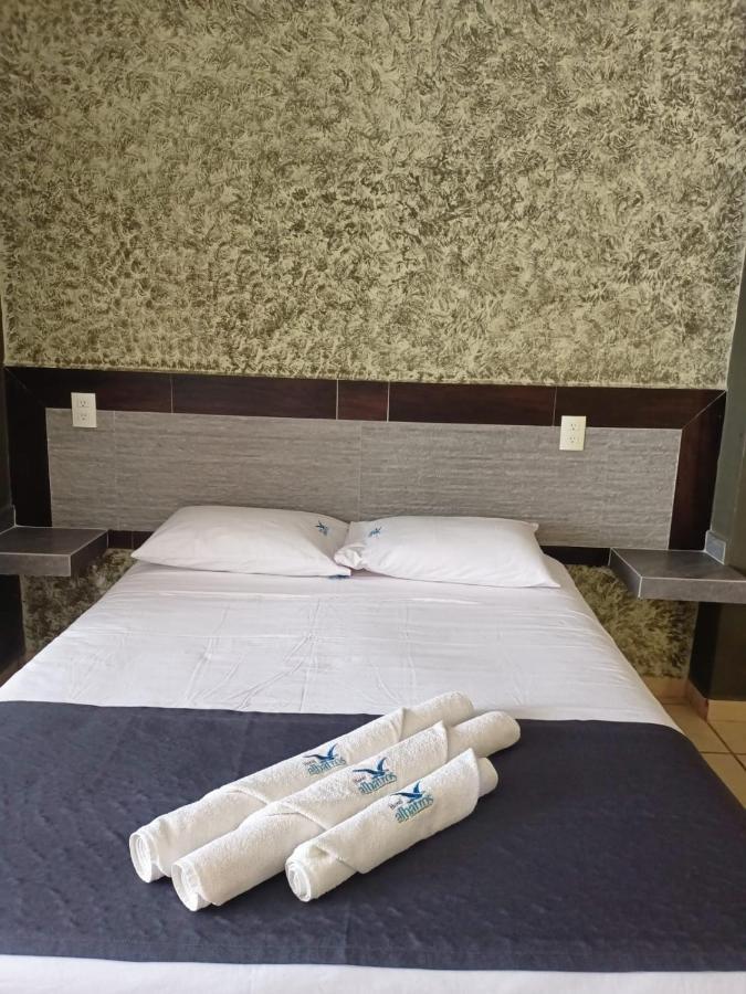 Hotel Albatros ペニータ・デ・ハルテンバ エクステリア 写真