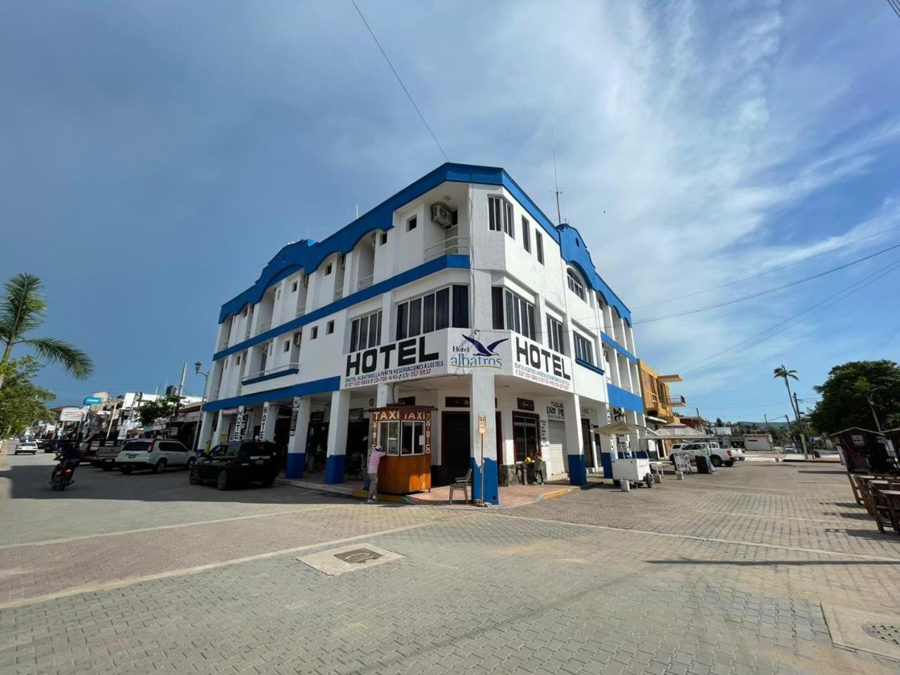 Hotel Albatros ペニータ・デ・ハルテンバ エクステリア 写真